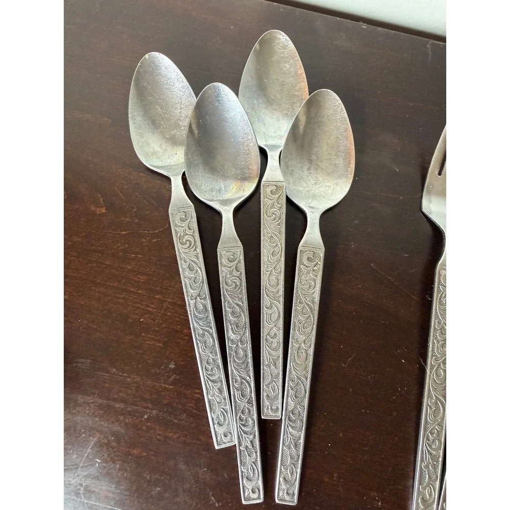 Riviera Stainless Steel Flatware Set Japan Scroll Filigree Pattern 24 Pieces